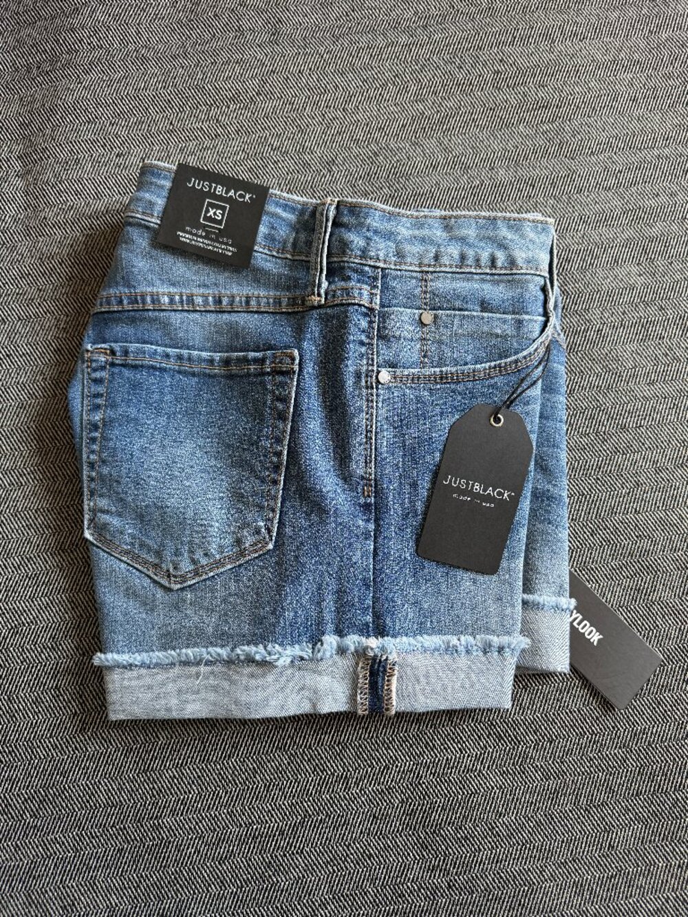 JUST BLACK Denim Fitted Boyfit Cuffed Shorts XS, NWT